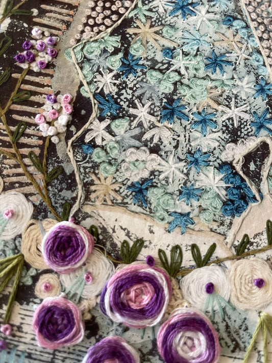 Vírgen Azul, Florecitas moradas