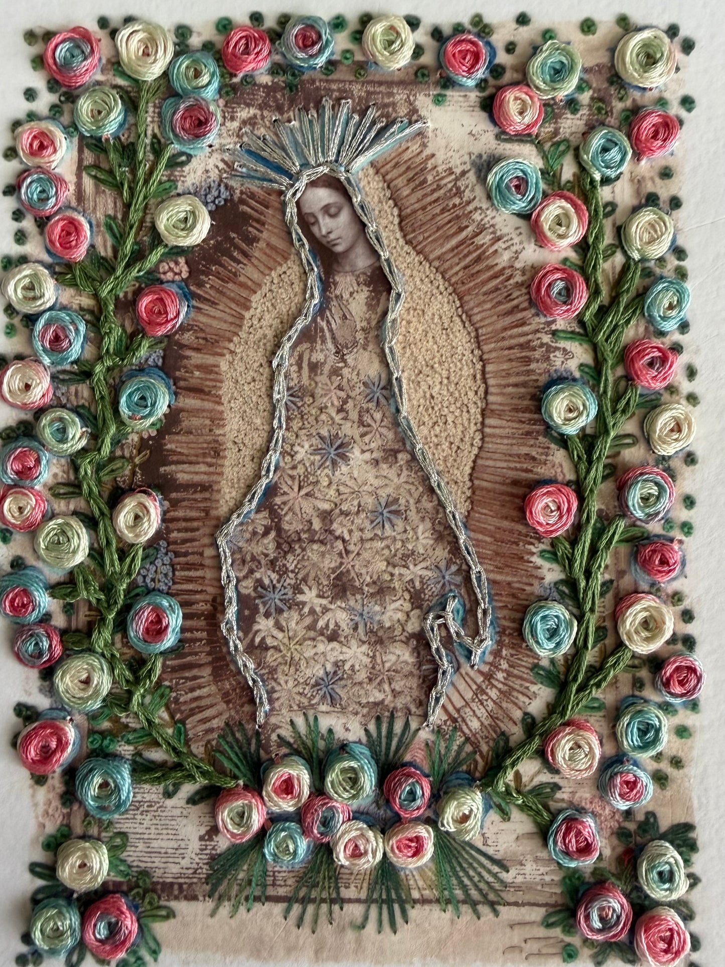 Vírgen Chica florecitas tonos pastel