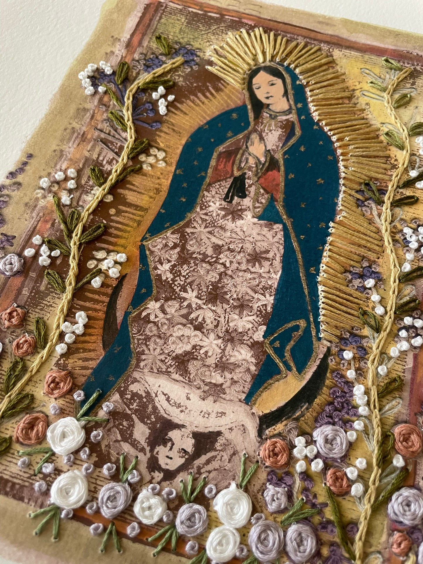 Vírgen Sepia y Florecitas