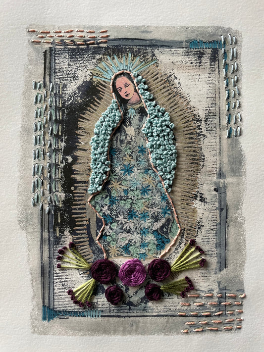 Vírgen grande Manto Azul con flores moradas