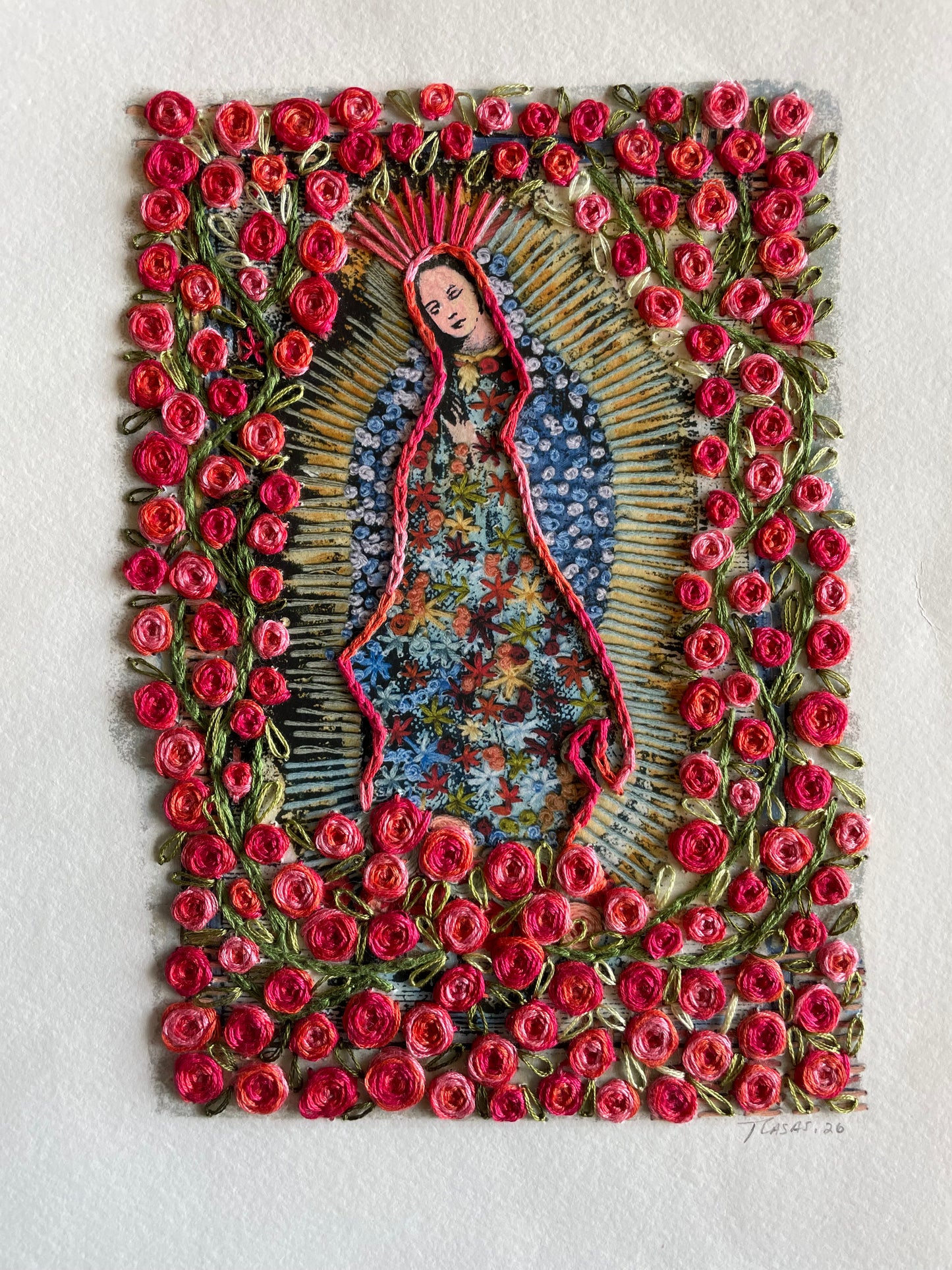 Vírgen Flores Coral Bordado Premium